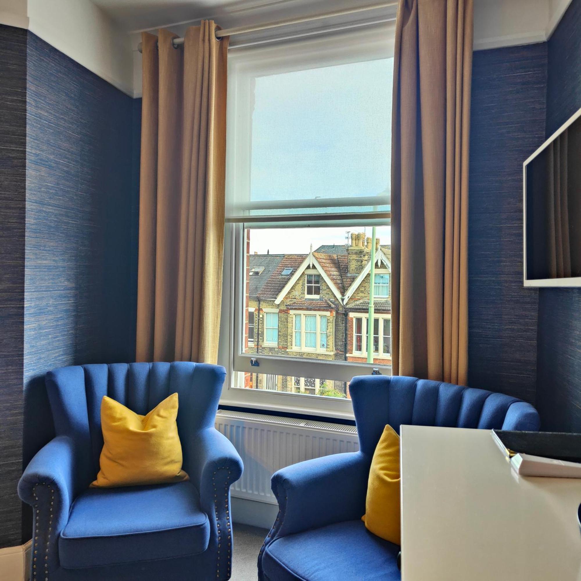 The Corner House Bed & Breakfast Lowestoft Dış mekan fotoğraf