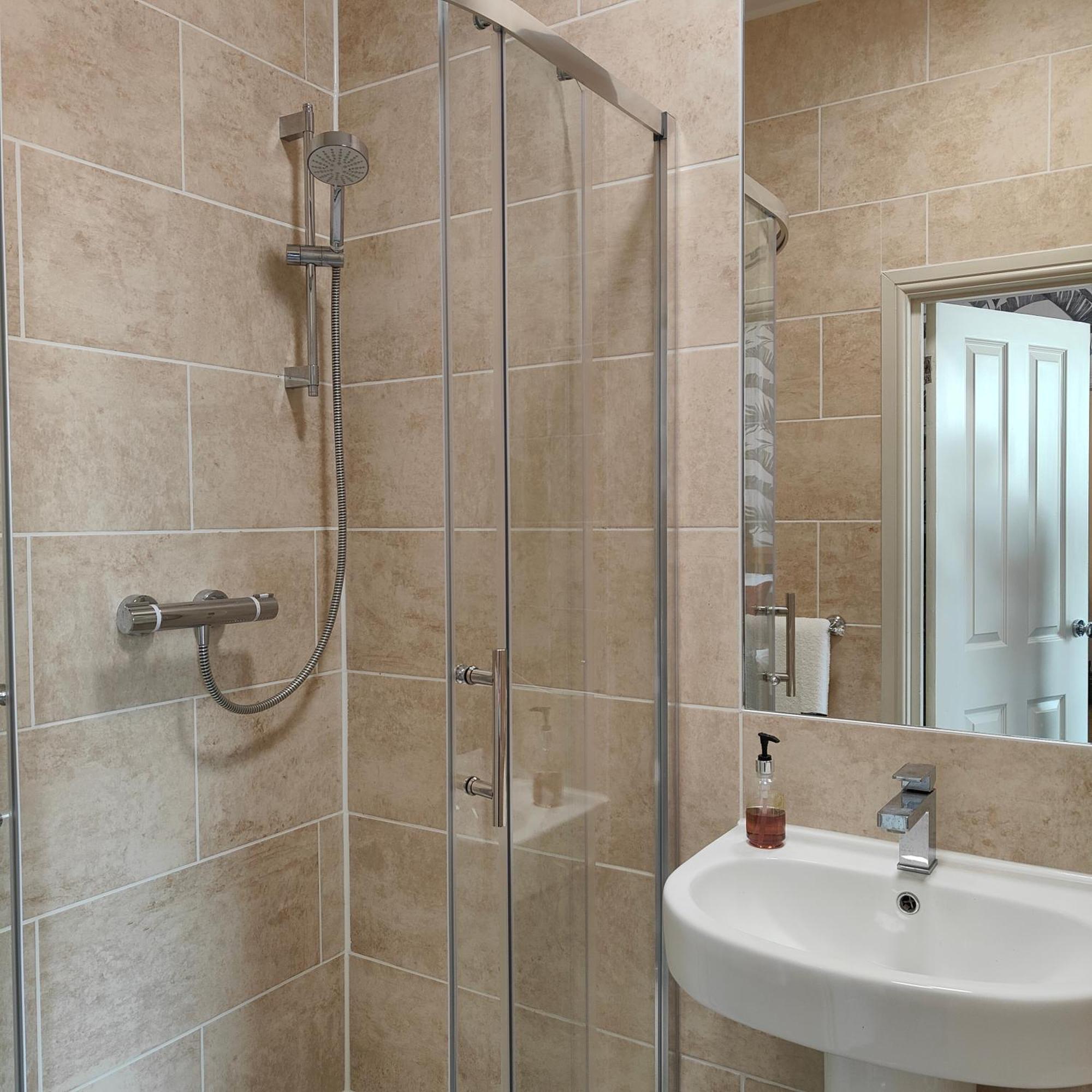 The Corner House Bed & Breakfast Lowestoft Oda fotoğraf